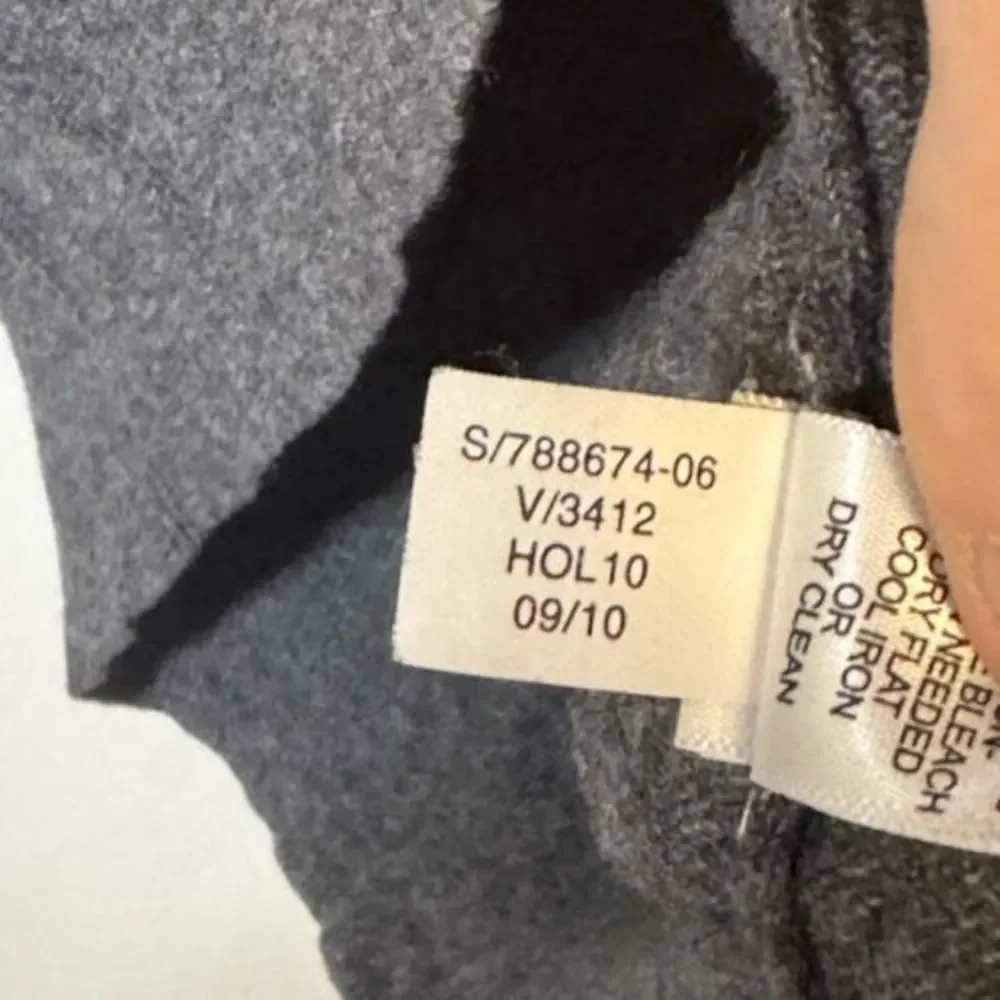 Banana Republic Men’s XL Gray Long Sleeve Sweater Italian Yarn‎